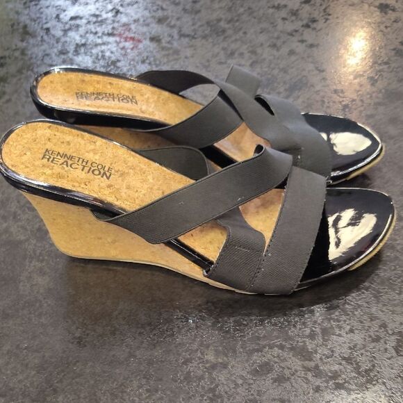 Kenneth Cole Reaction Black Platform Shoes with Elastic Straps - Picture 3 of 6